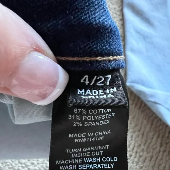 FRYE two pair of Classic Straight-Leg Jeans in Dark and Light Blue. - Picture 6 of 6